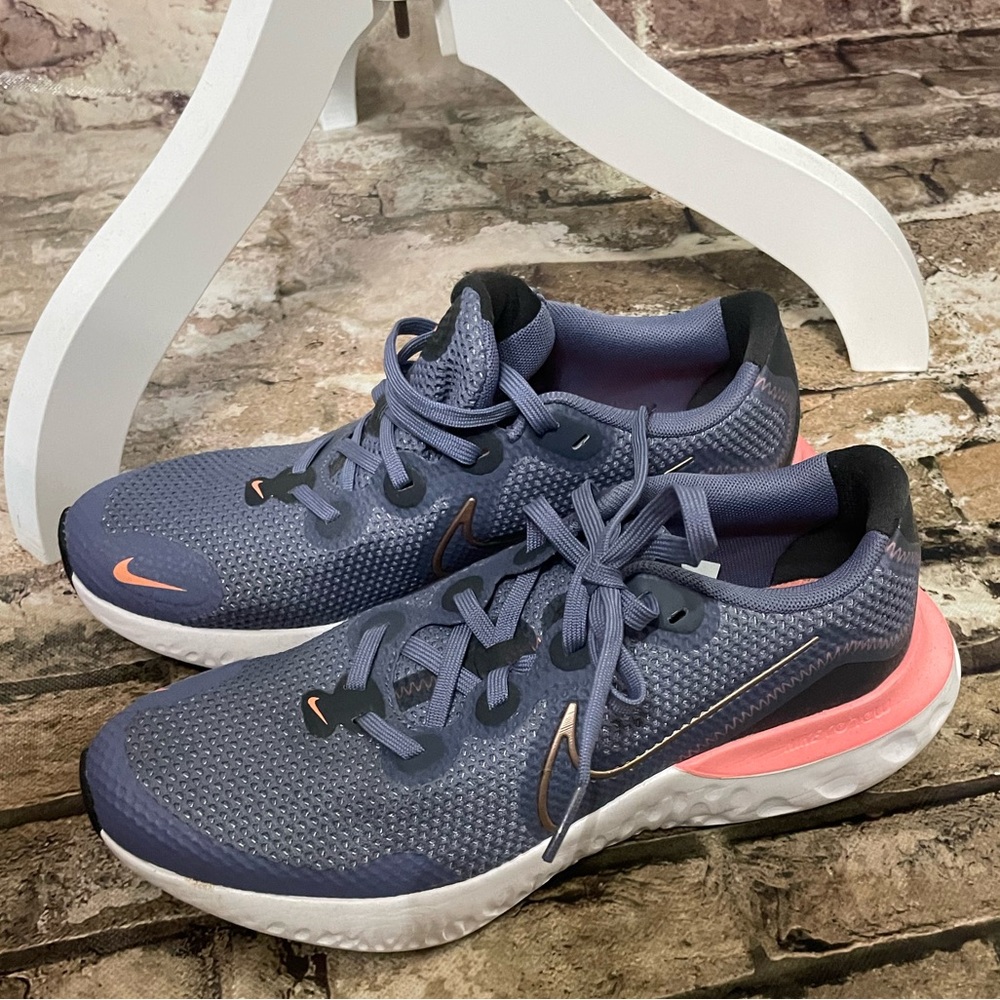 New! Nike Renew